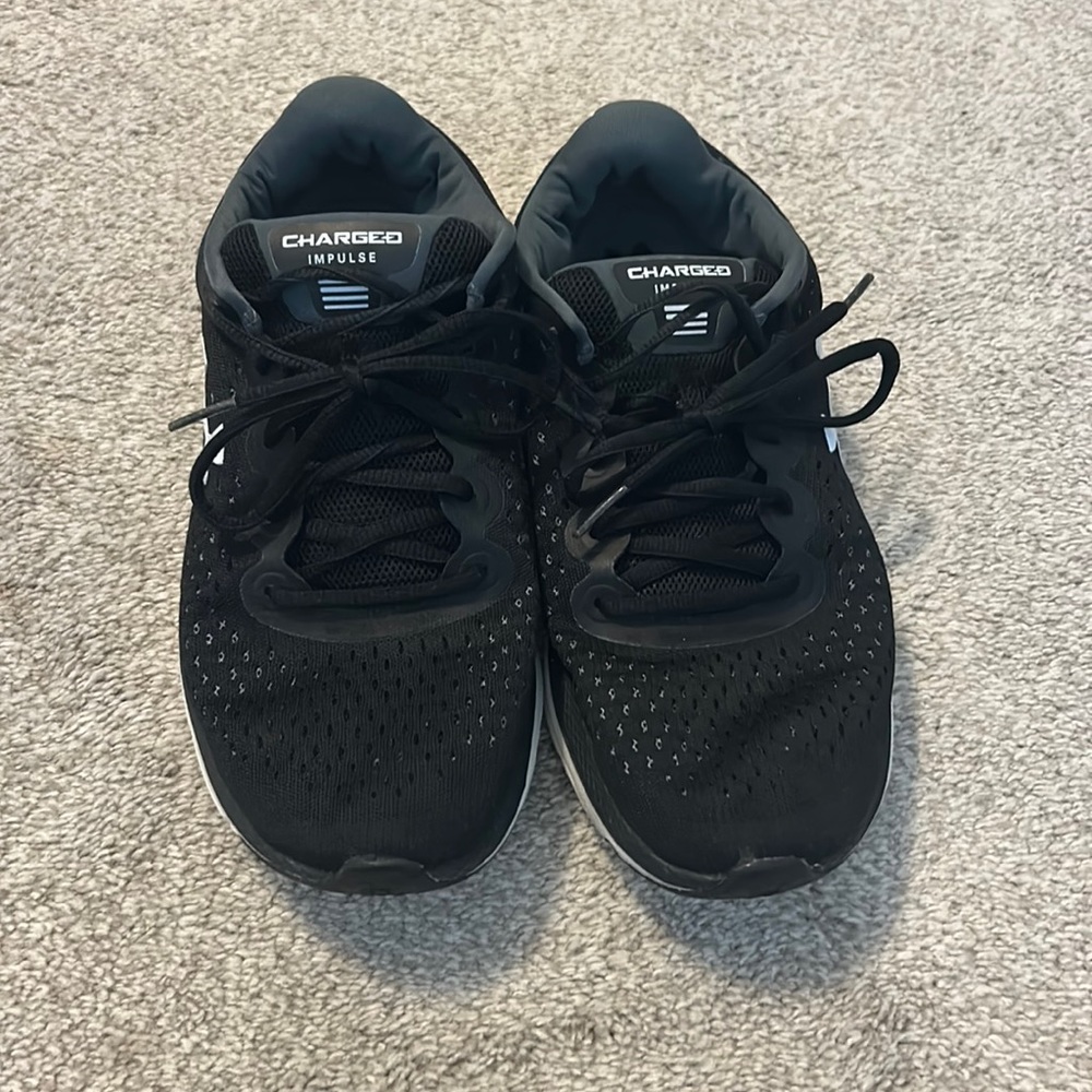 Size 9, Women’s Black Under Armour Tennis Shoes